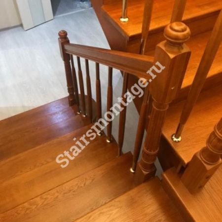 Лестница на металлическом каркасе обшитая дубом № 101 Лестница на металлическом каркасе обшитая дубом № 101