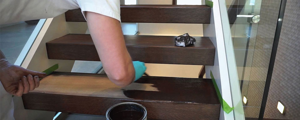 Как выбрать цвет лестницы в доме?