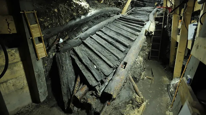 Деревянная лестница в шахатх Гальштата Деревянная лестница в шахатх Гальштата