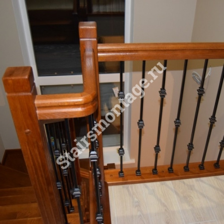 Лестница для дома из дуба и сосны № 165