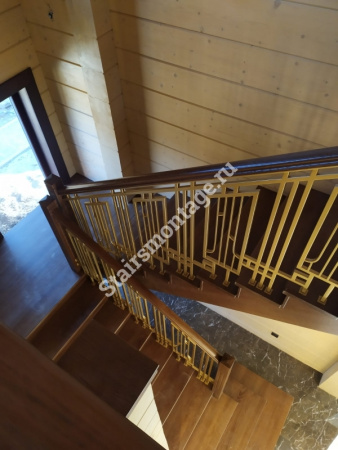 П-образная лестница из дерева с поворотом на 180 градусов № 213