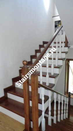 П-образная лестница с поворотом на 180 градусов № 210 П-образная лестница с поворотом на 180 градусов № 210