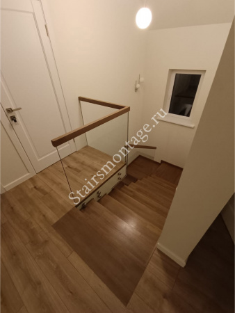 Облицованная бетонная лестница с поворотом на 180 градусов № 171