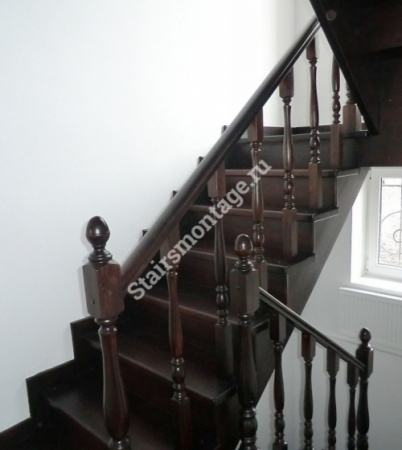 Лестница из сосны на заказ П-образная № 30 Лестница из сосны на заказ П-образная № 30