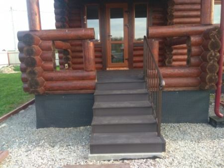 Уличная лестница № 3 с металлическими перилами