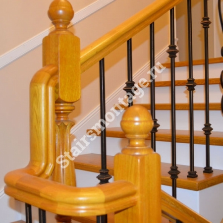 Лестница на металлическом каркасе обшитая дубом на заказ № 164