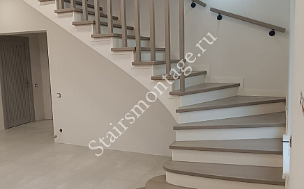 Отделка лестницы из бетона в Запрудне