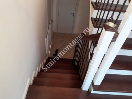 Деревянная лестница комбинированная № 143