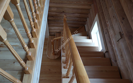 Деревянная лестница в СНТ Холмы