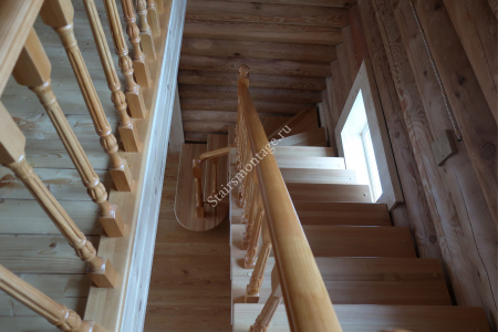 Лестница с поворотом на 90 градусов и забежными ступенями № 177 Лестница с поворотом на 90 градусов и забежными ступенями № 177