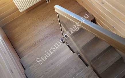 Отделка металлической лестницы в деревне Сонино
