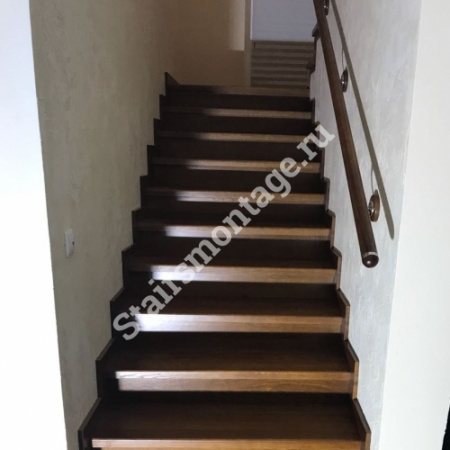 П-образная лестница на заказ обшитая дубом № 163