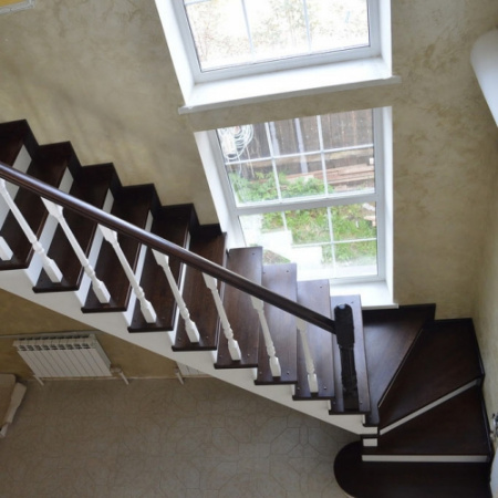 Лестница из дуба и сосны на заказ Г-образная № 41