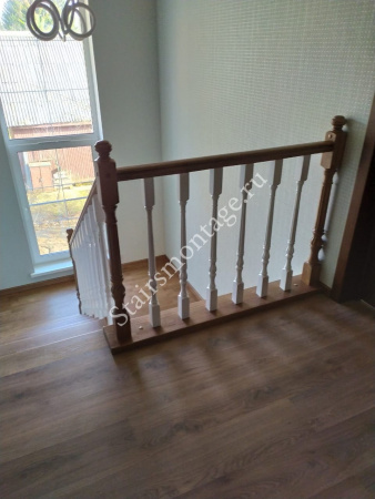 П-образная лестница, поворот на 180 градусов с площадкой № 212 П-образная лестница, поворот на 180 градусов с площадкой № 212