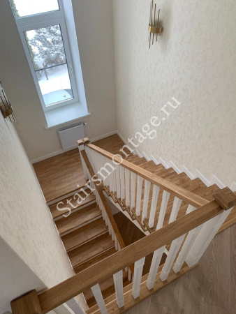 П-образная лестница на заказ из бетона обшитая дубом № 176