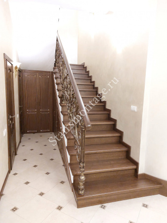 Отделка бетонной лестницы дубом № 215