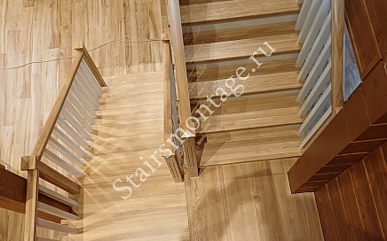 Отделка металлической лестницы в КП Лагуна Парк