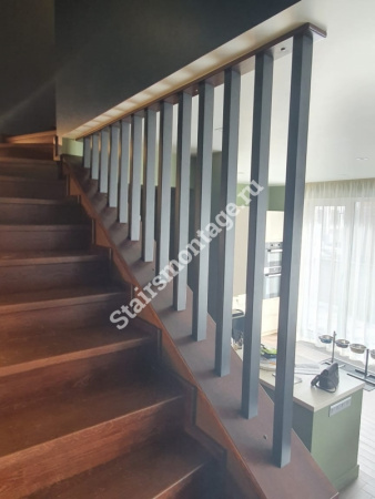 Бетонная лестница с отделкой, поворотом на 90 градусов и забежными ступенями № 170