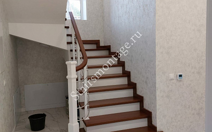 Отделка бетонной лестницы в загородном доме в Солнечногорске