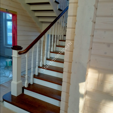 П-образная лестница, поворот на 180 градусов с площадкой № 185