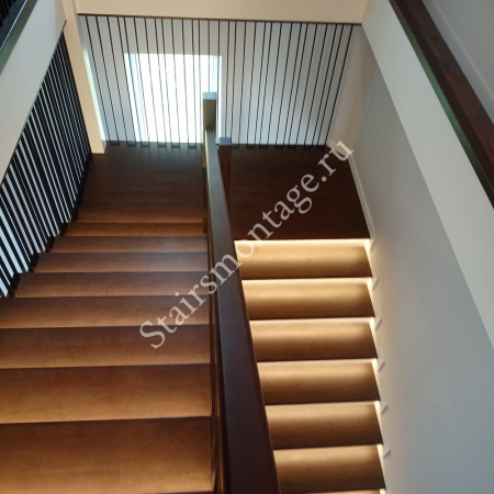 Лестница с поворотом на 180 градусов через площадку № 180