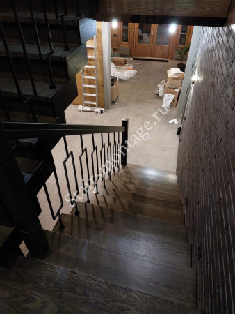 П-образная лестница с поворотом на 180 градусов и площадкой № 179