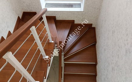 Отделка бетонной лестницы в загородном доме в Солнечногорске