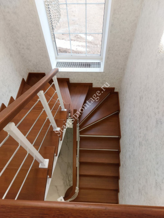 П-образная лестница, поворот на 180 градусов, с шестью поворотными ступенями № 188 П-образная лестница, поворот на 180 градусов, с шестью поворотными ступенями № 188