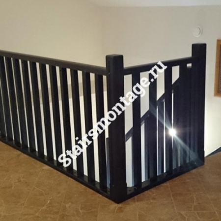 Лестница из ясеня на опорных брусах № 50 Лестница из ясеня на опорных брусах № 50