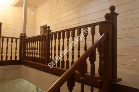 Г-образная лестница с поворотом на 90 градусов № 205