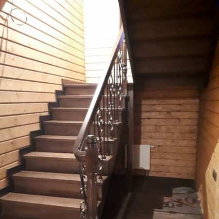 Лестница из дуба и сосны на заказ П-образная № 68