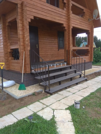 Лестница для улицы № 4 с перилами