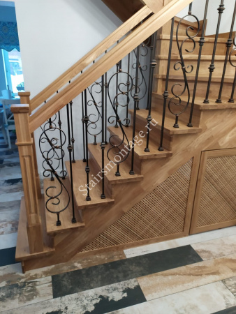 П-образная лестница с поворотом на 180 градусов № 211