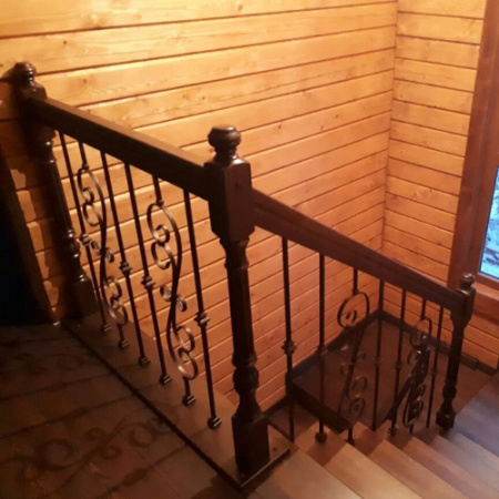 Лестница из дуба и сосны на заказ П-образная № 68