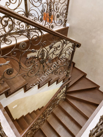 Отделка бетонной лестницы дубом № 215