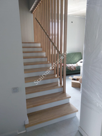 Лестница из бетона с отделкой и поворотом на 180 градусов № 199