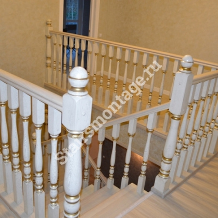 П-образная лестница на заказ из бетона с обшивкой дубом № 104 П-образная лестница на заказ из бетона с обшивкой дубом № 104