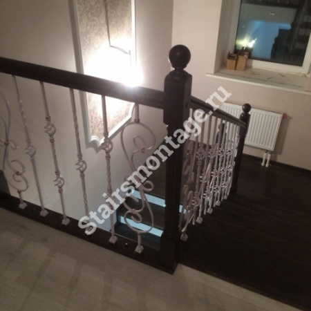 Лестница на заказ из бетона с облицовкой дубом П-образная № 58