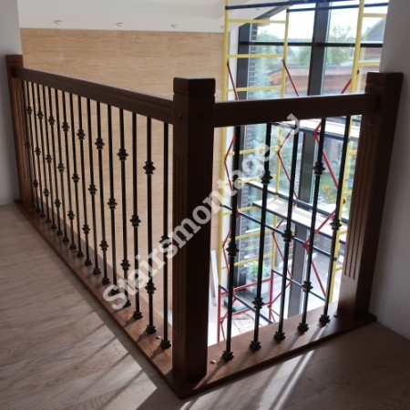 Бетонная лестница отделанная дубом с поворотом на 180 градусов через 2 площадки №108 Бетонная лестница отделанная дубом с поворотом на 180 градусов через 2 площадки №108