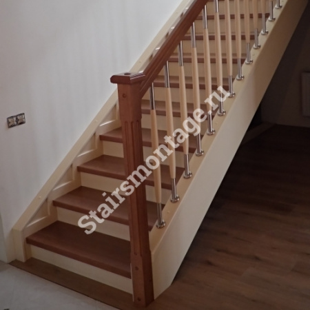 Лестница из бука с нержавеющей сталью № 155 Лестница из бука с нержавеющей сталью № 155