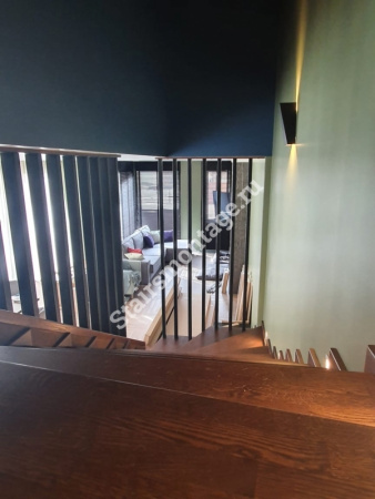 Бетонная лестница с отделкой, поворотом на 90 градусов и забежными ступенями № 170