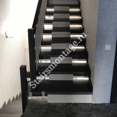 Лестница на заказ из бетона с облицовкой дубом и сосной П-образная № 61