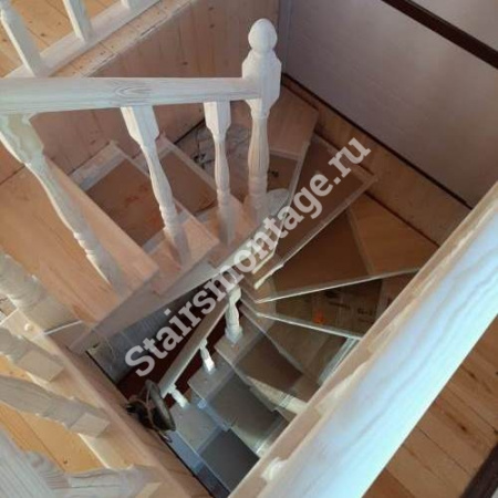 Лестница для дома из сосны № 88