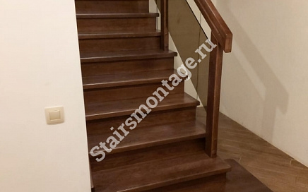 Отделка металлической лестницы в д.Беседы