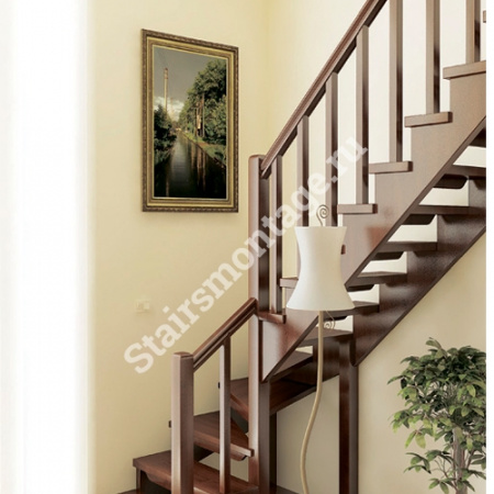 Лестница Г-образная ЛЕС-09 из хвойных пород дерева