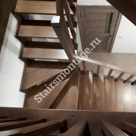 Лестница из лиственницы и сосны на заказ № 78