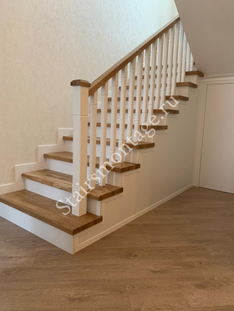 П-образная лестница на заказ из бетона обшитая дубом № 176