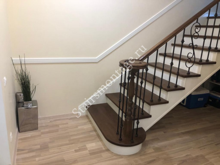 П-образная лестница, поворот на 180 градусов и площадка № 183 П-образная лестница, поворот на 180 градусов и площадка № 183