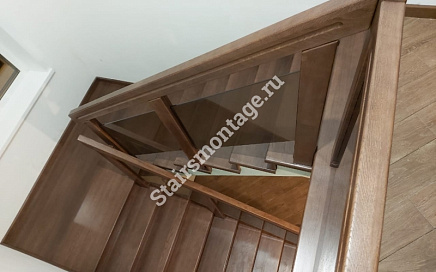 Отделка металлической лестницы в д.Беседы