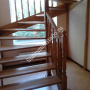 Лестница из ясеня с забежными ступенями № 51